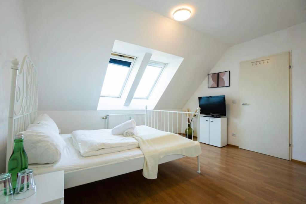 Stylish 2 Floor Penthouse • 15 Min To City Center Vienna Exterior photo