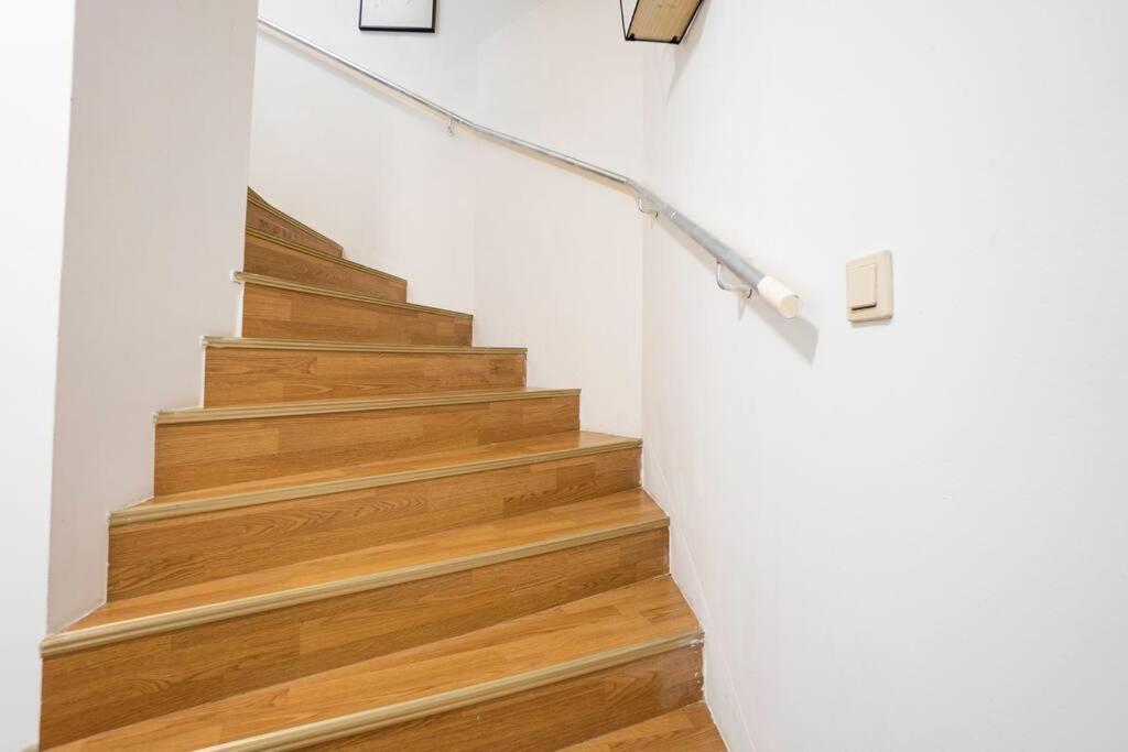Stylish 2 Floor Penthouse • 15 Min To City Center Vienna Exterior photo